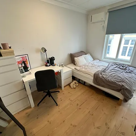 Sjarmerende Bolig Like Ved Togstasjonen Habitación en casa particular