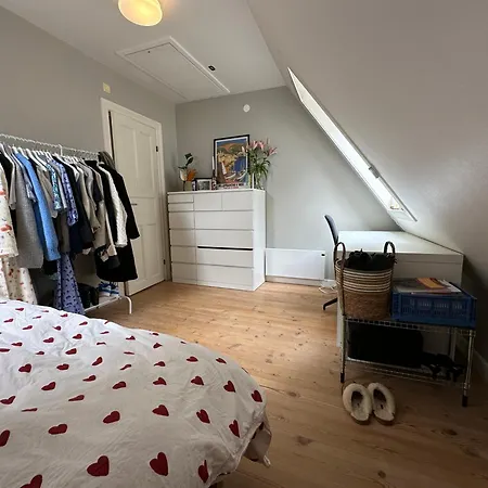 Sjarmerende Bolig Like Ved Togstasjonen Habitación en casa particular