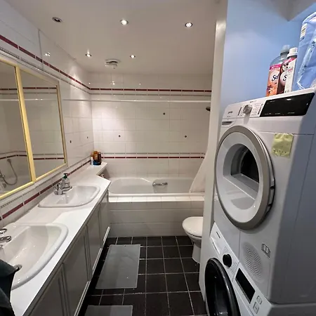 Sjarmerende Bolig Like Ved Togstasjonen Séjour chez l'habitant