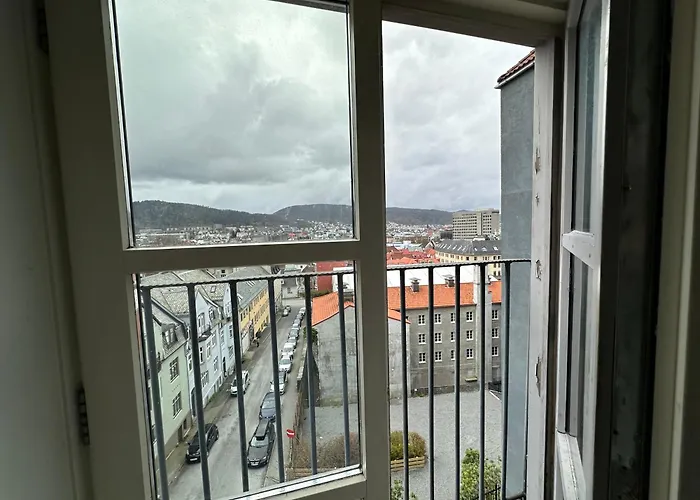 Sjarmerende Bolig Like Ved Togstasjonen Habitación en casa particular Bergen